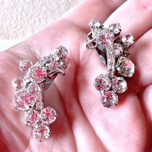 Vintage Clear Rhinestones Clip on Earrings Set, Crystals, estate, costume Jewelr